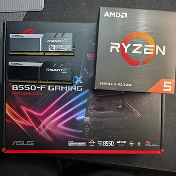 Ryzen 5 5600x ROG Strix B550 32GB DDR4