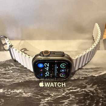 Apple Watch Ultra 2, титан (как новый)