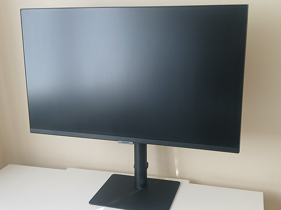 Samsung 27" monitor USB-C-ga