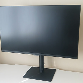 Samsung 27" monitor USB-C-ga