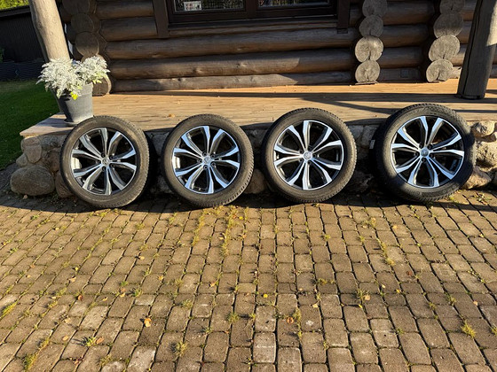 Lexus originaalveljed R20 koos Continental talverehvidega