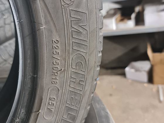 Продаётся резина Мишлен 225/50 r19 лето