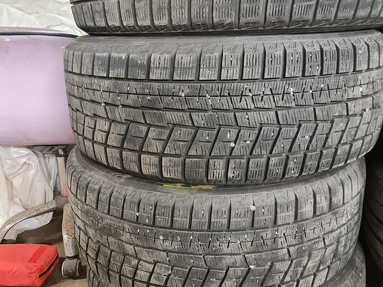 Yokohama 225/50 r18