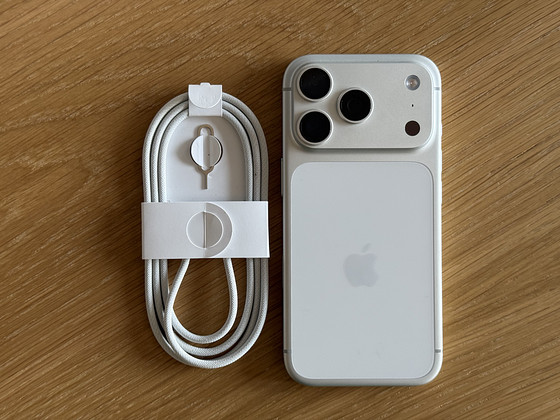 Apple iPhone 17 Pro Silver 256GB как новый!
