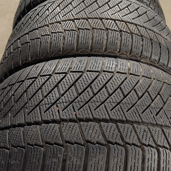 245/40R18 нешипованные зимние шины
