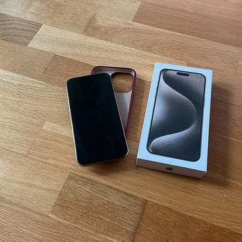 iPhone 15 pro max 256GB Natural Titanium