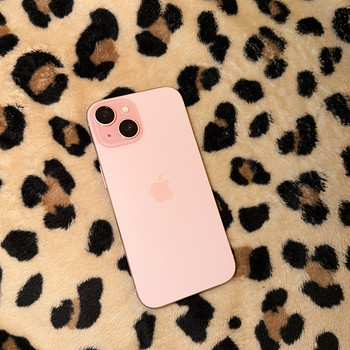 Ideaalne iPhone 15 128GB (Pink / Roosa) + 7 ümbrist ja laadija