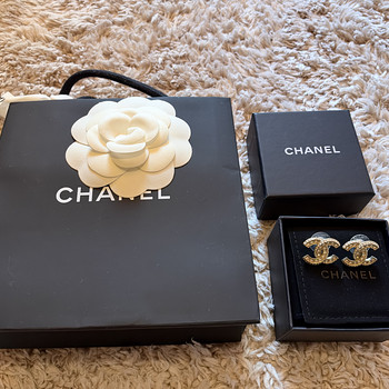 Chanel kõrvarõngad