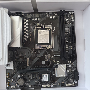 GIGABYTE B650M GAMING PLUS