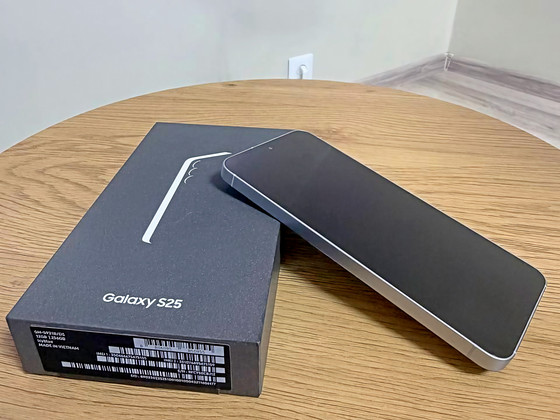 Samsung Galaxy S25 256GB Sky Blue