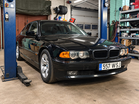 BMW 730