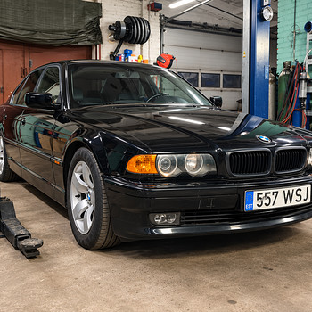 BMW 730