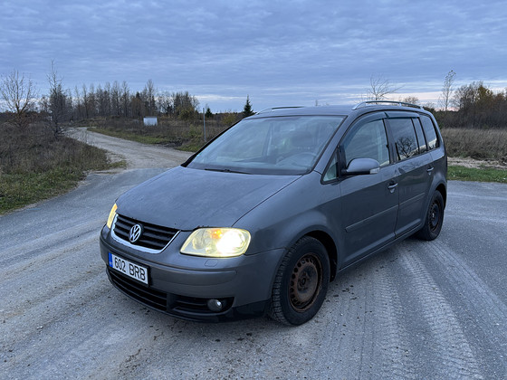 Volkswagen Touran 2.0 103kw atm ÜV 04.27