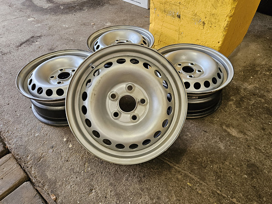 Volkswagen Transporter , Multivan Veljed R 16 (T5)