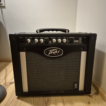 Müüa kitarrivõimendi Peavey 25W