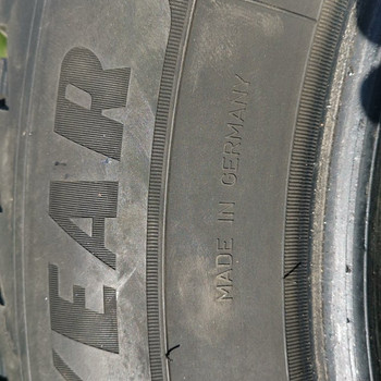 Зимняя резина 235/60 R18