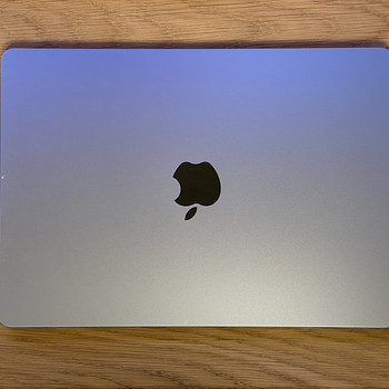 Apple Macbook Air 13 M2 8/256GB SpG INT в хорошем состоянии
