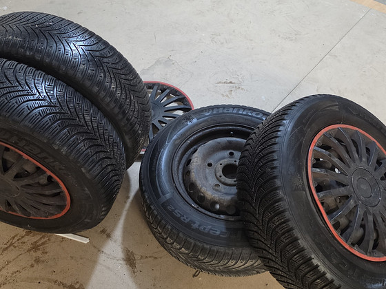 Müüa metallveljed 5×160. Rehvidega 215/65/R15 +