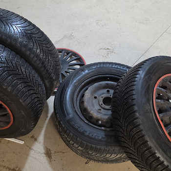 Продаются металлические диски 5×160.С резиной 215/65/R15 +