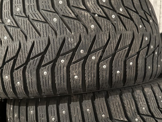 235/35R19 Sailun Ice Blazer WST3