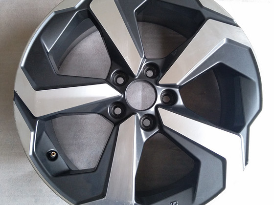 Nissan D03006UA8B D0C006UA8B литой диск R18