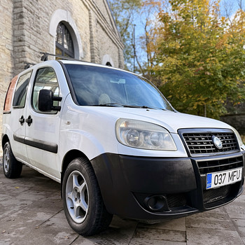 FIAT DOBLO / КАТЕГОРИЯ N1 / БЕЗ АВАРИЙ / ТО 05.2027