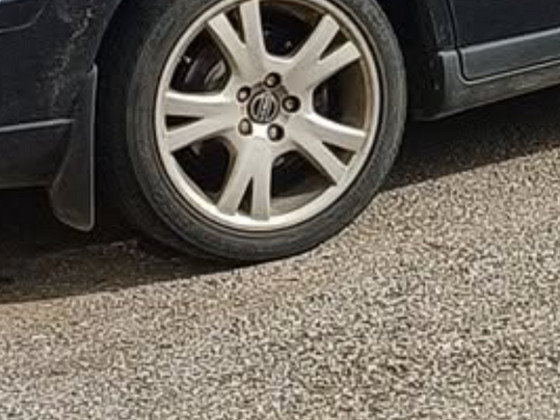 17 tolli Volvo veljed