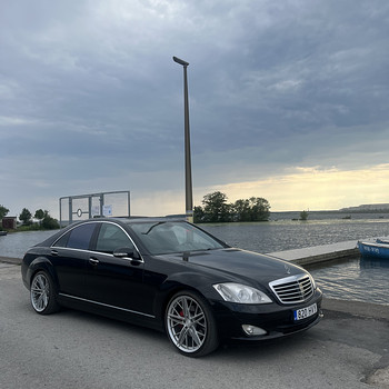 Mercedes-Benz S320