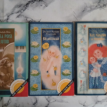 3 raamatut ühest sarjast