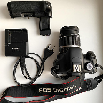 Зеркальная камера Canon EOS 550D комплект с аксессуарами
