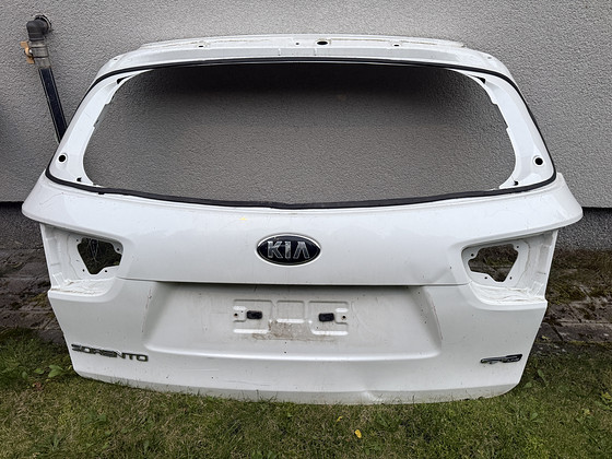 Крышка багажника Kia Sorento, Kia Stonic