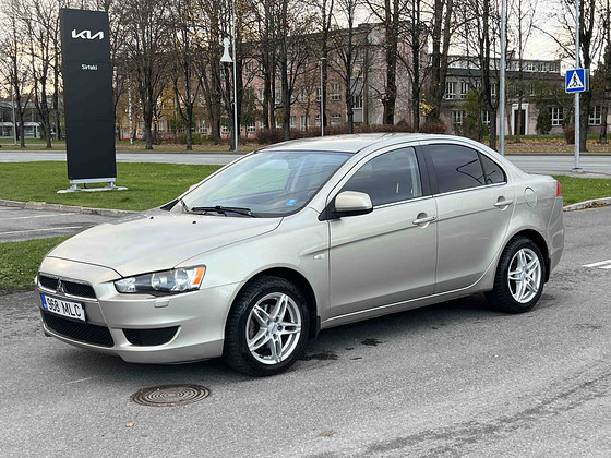 MITSUBISHI LANCER