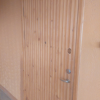 Puidust välisuks