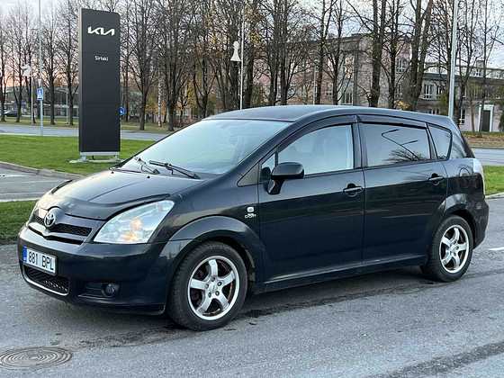 TOYOTA COROLLA VERSO