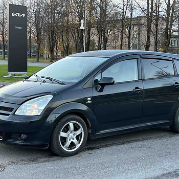 TOYOTA COROLLA VERSO