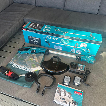 Makita UR100DWAEX