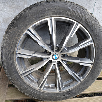 Колеса с шинами BMW X5 275x45x20 Nokian