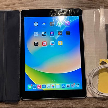 Apple iPad 9.7" 5th Gen (Wi-Fi+Cellular) 32 Gb
