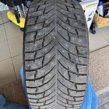 Gripmax SureGrip Pro Ice 285/35R22