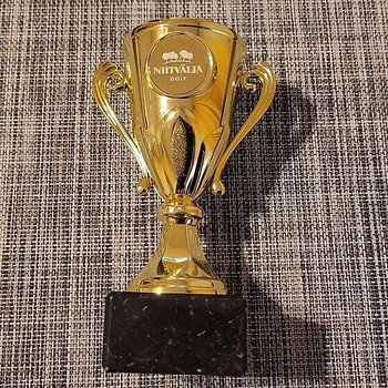 Sport karikas Niitvälja Golf . 9×15cm auhind