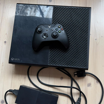 Продаётся Xbox One