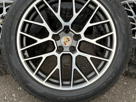20" оригинальные диски Porsche Macan 5x112 + шипованные шины