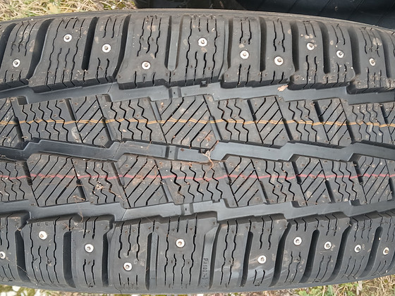 Michelin 225/65R16C naastrehvid