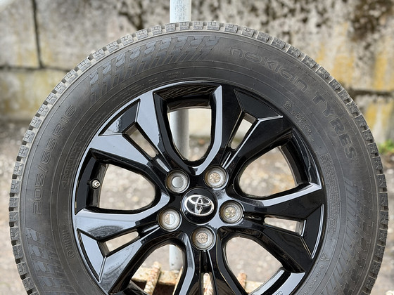 16" Toyota originaalveljed 5x114,3 + naastrehvid 205/65/16