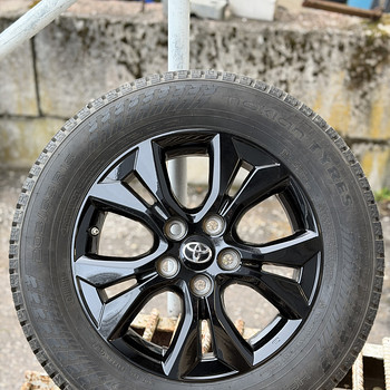 16" оригинальные диски Toyota 5x114,3 + шипованные шины 205/65/16
