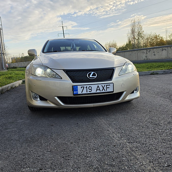 Lexus IS 250 2.5 V6 | 6MT | Mark Levinson |