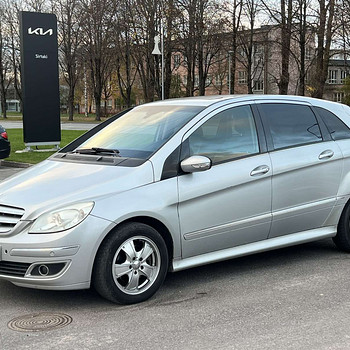 MERCEDES-BENZ B 200
