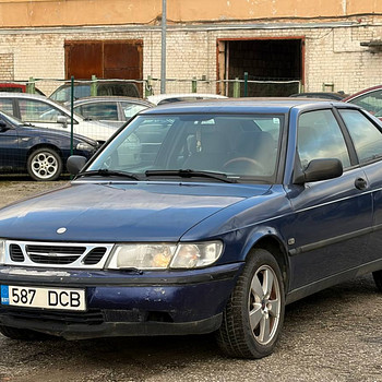SAAB 900