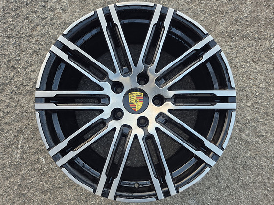 R20 Cayenne Q7 Touareg Nokian M+S 5x130