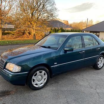 MERCEDES-BENZ C 220
